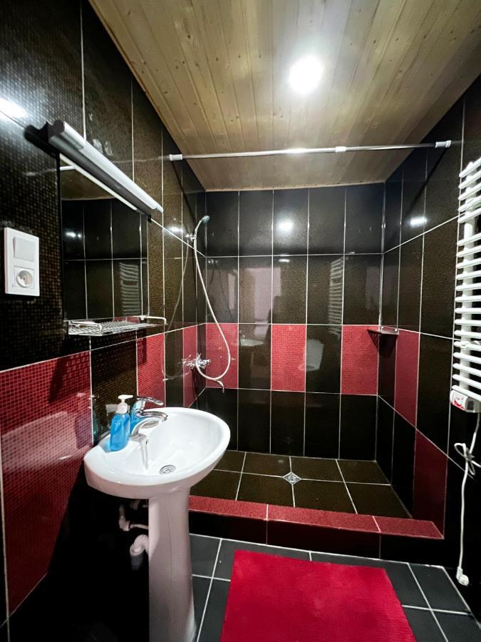 Guest House Svan-Ski Местия Екстериор снимка