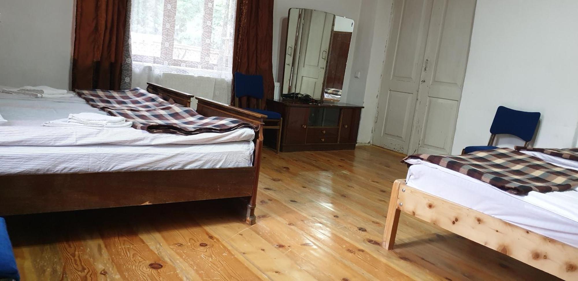 Guest House Svan-Ski Местия Екстериор снимка